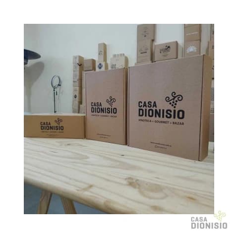 Caja de Cartón con Logo de Casa Dionisio para 1 botella