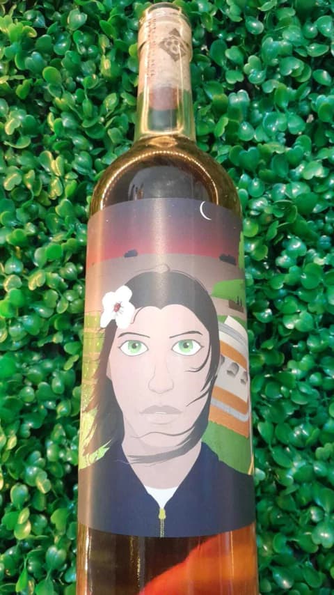 Vino Blanco Seco Uvas Americanas cosechadas en la costa del Rio de la Plata