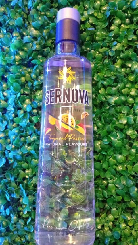 Sernova Tropical Passion Vodka mixto sabor Maracuyá y Mango 700ml